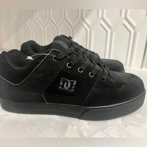 DC Men's Black Sneakers 9.5